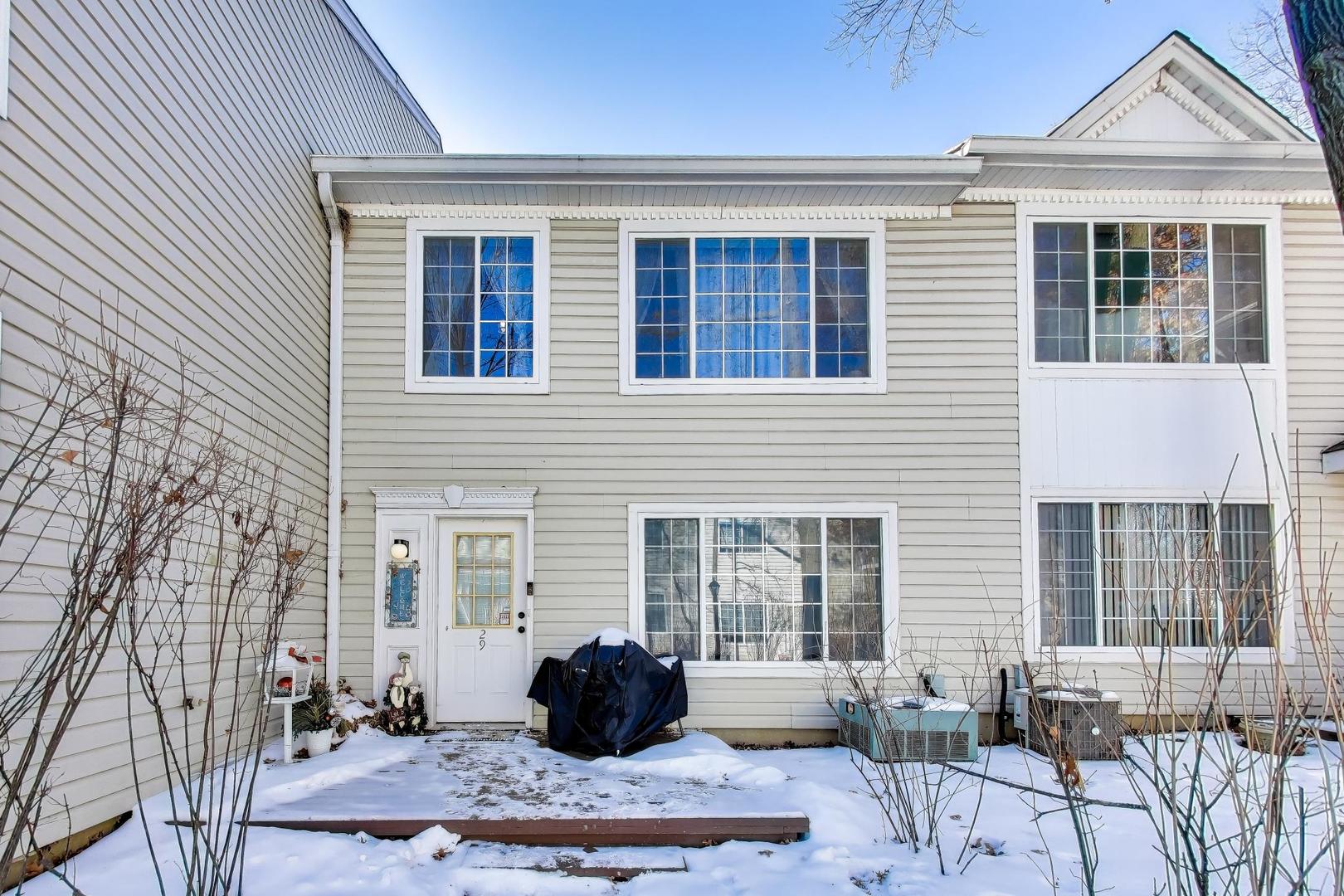 29 North Macgillis Drive Round Lake IL 60073