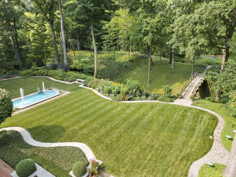240 Shore Acres Circle Lake Bluff IL 60044