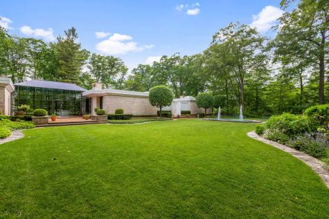 240 Shore Acres Circle Lake Bluff IL 60044