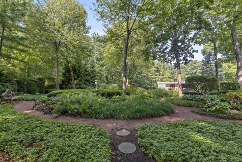 240 Shore Acres Circle Lake Bluff IL 60044
