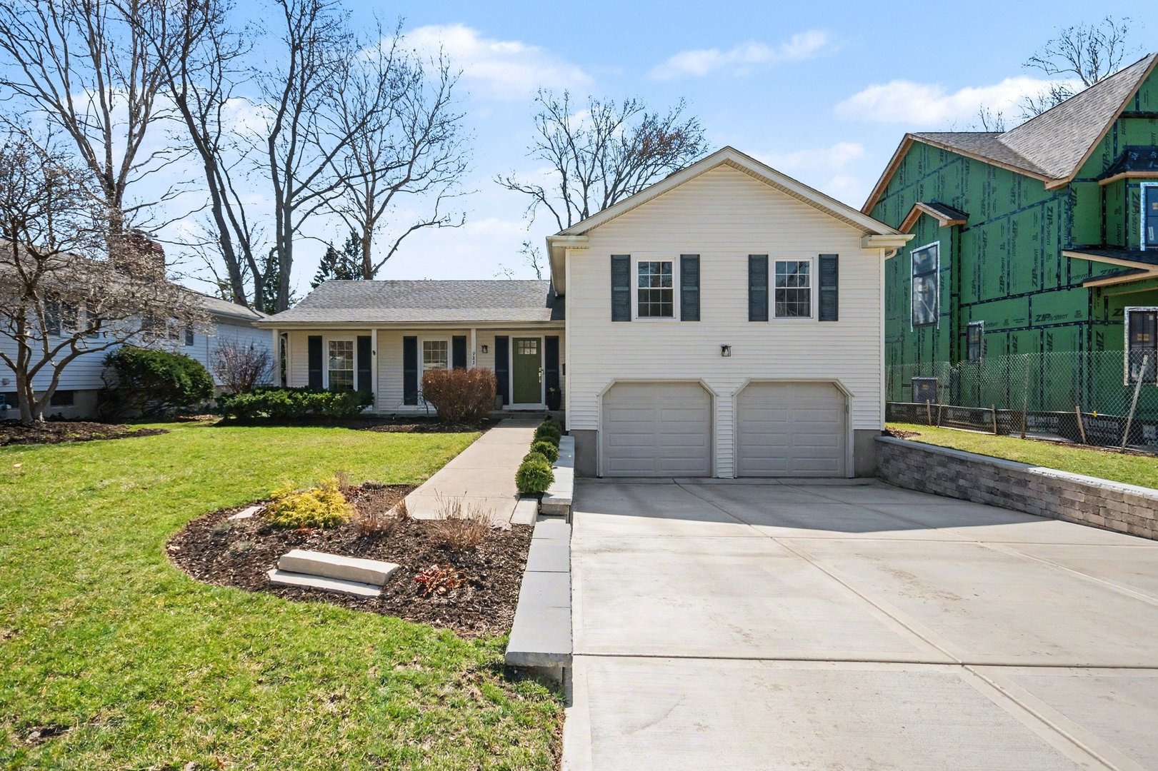 923 Oxford Road Glen Ellyn IL 60137