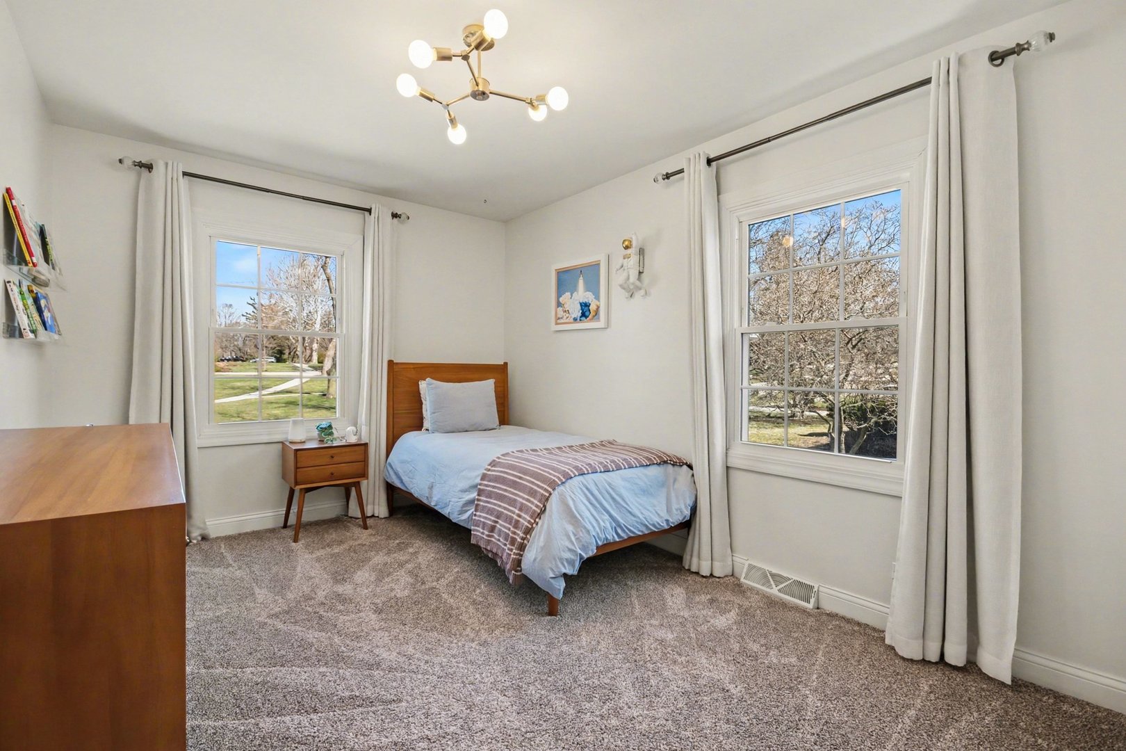 923 Oxford Road Glen Ellyn IL 60137