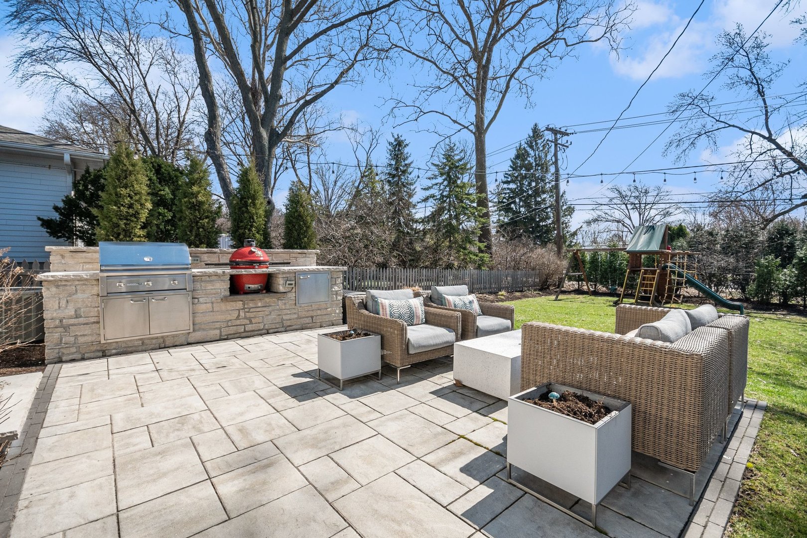 923 Oxford Road Glen Ellyn IL 60137