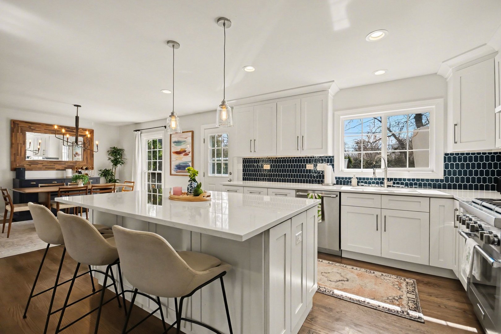 923 Oxford Road Glen Ellyn IL 60137