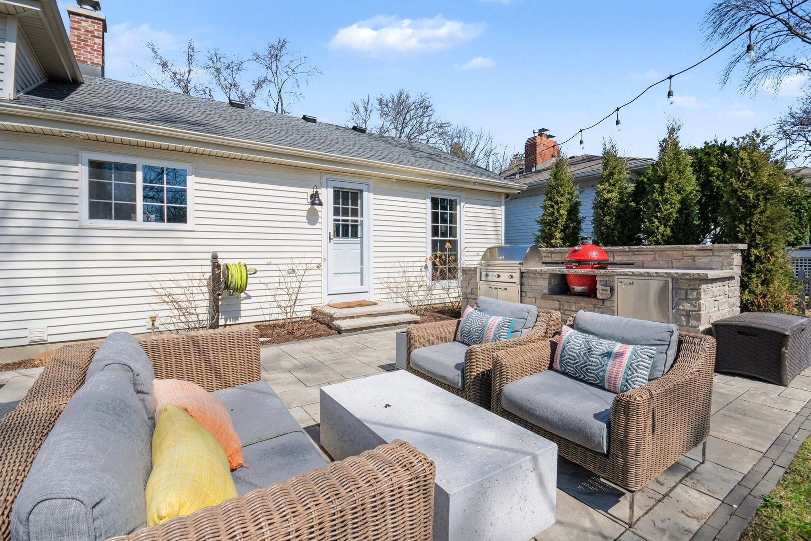 923 Oxford Road Glen Ellyn IL 60137