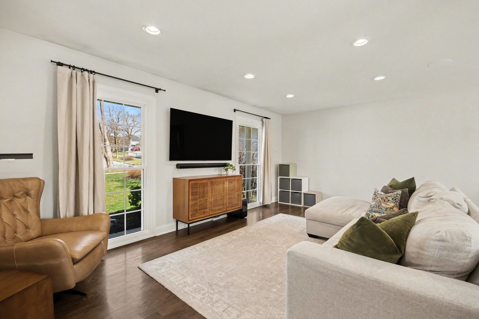 923 Oxford Road Glen Ellyn IL 60137