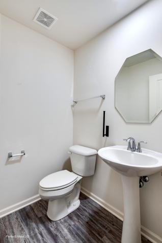 195 Lakeshore Drive Oswego IL 60543
