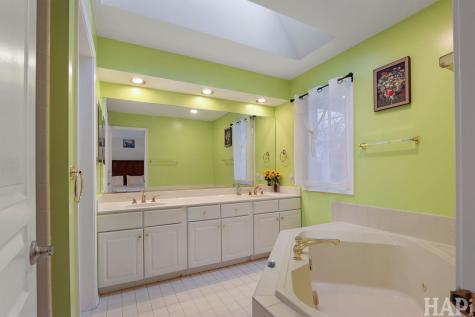 1121 Williamsburg Circle Grayslake IL 60030