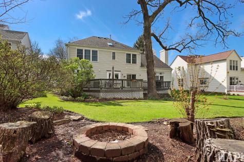 1121 Williamsburg Circle Grayslake IL 60030