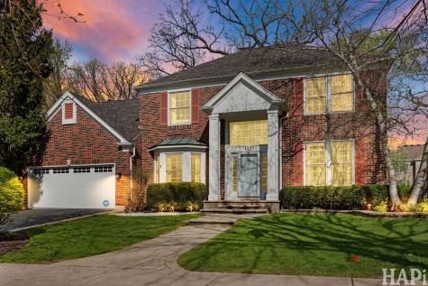 1121 Williamsburg Circle Grayslake IL 60030