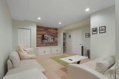 1121 Williamsburg Circle Grayslake IL 60030