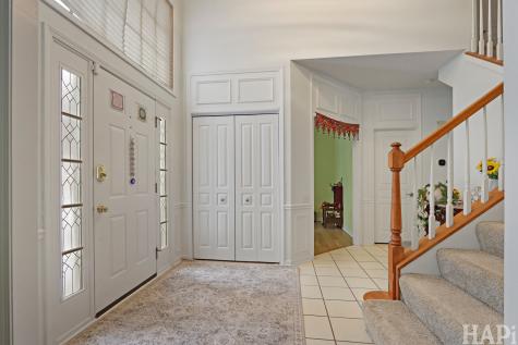 1121 Williamsburg Circle Grayslake IL 60030