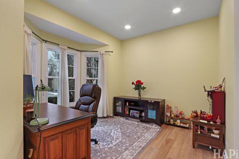 1121 Williamsburg Circle Grayslake IL 60030