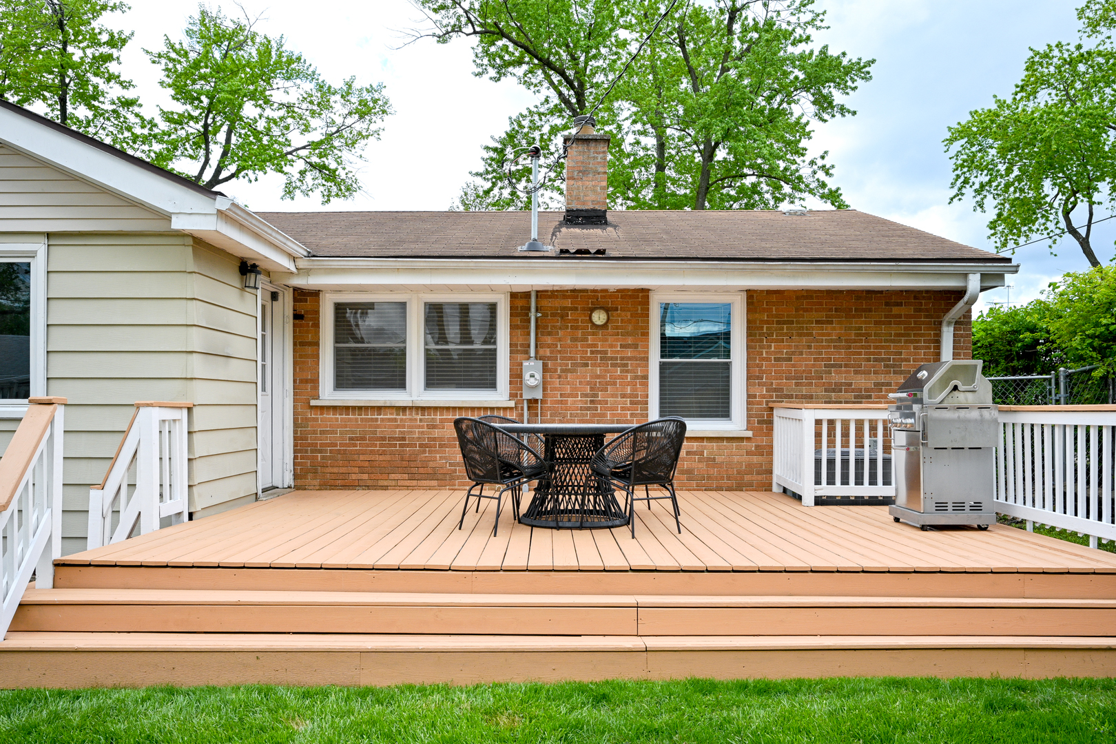449 West Verret Street Elmhurst IL 60126
