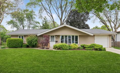 1332 West Weathersfield Way Schaumburg IL 60193
