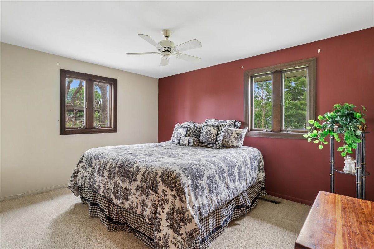 1332 West Weathersfield Way Schaumburg IL 60193