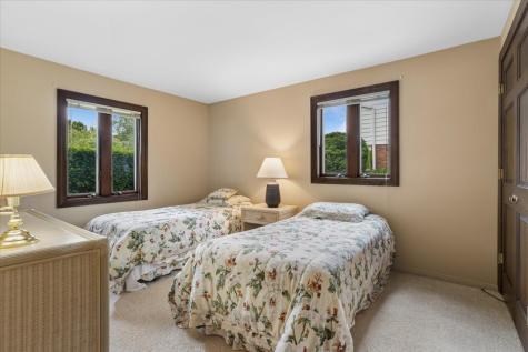 1332 West Weathersfield Way Schaumburg IL 60193