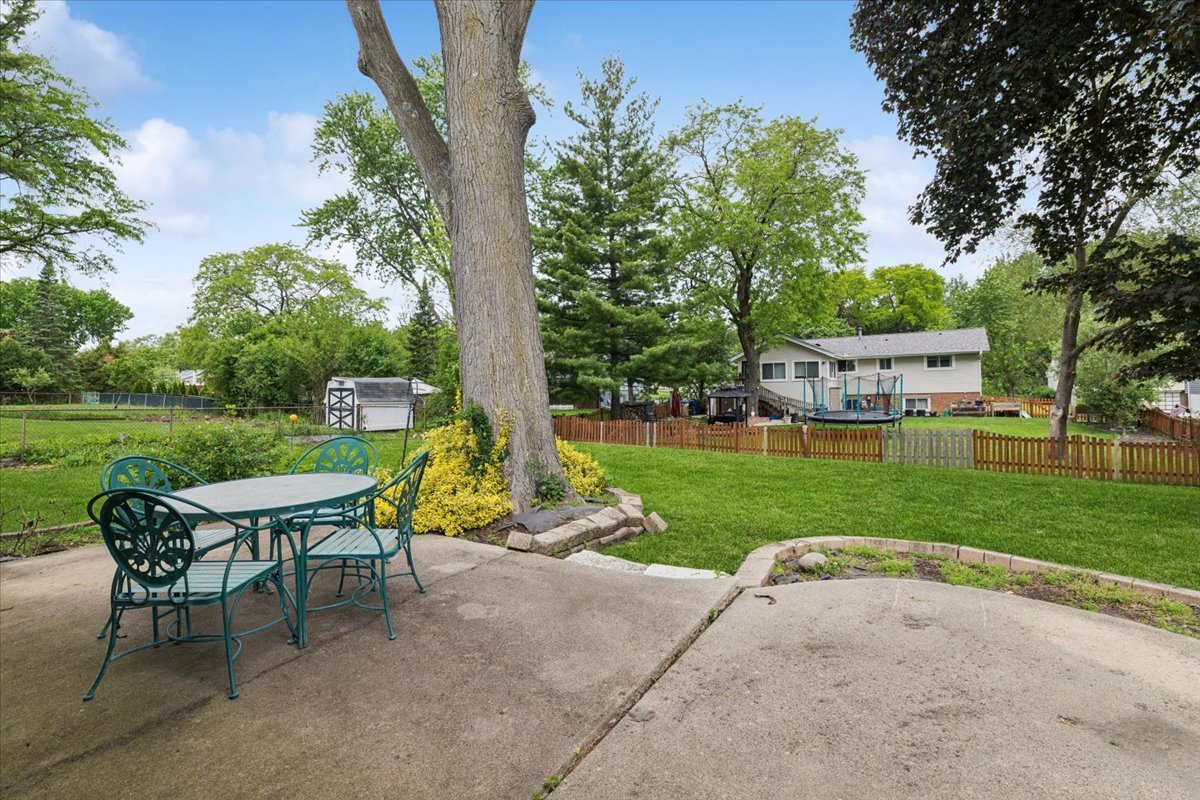 1332 West Weathersfield Way Schaumburg IL 60193