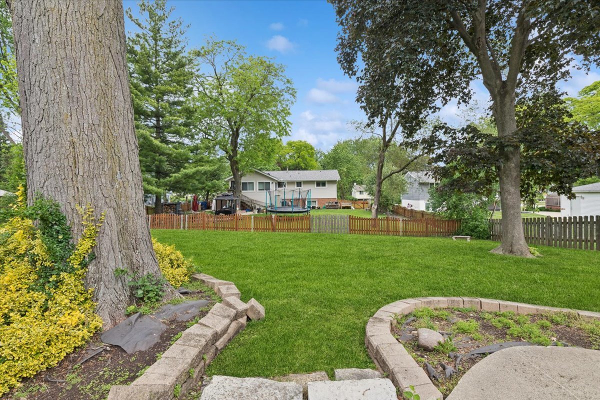 1332 West Weathersfield Way Schaumburg IL 60193