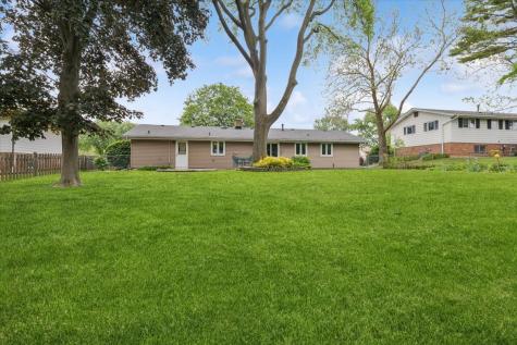 1332 West Weathersfield Way Schaumburg IL 60193