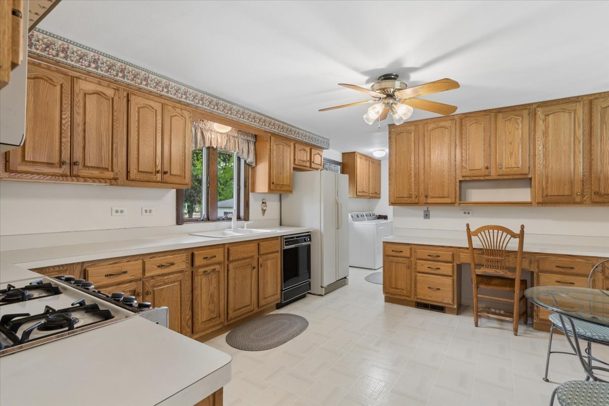1332 West Weathersfield Way Schaumburg IL 60193