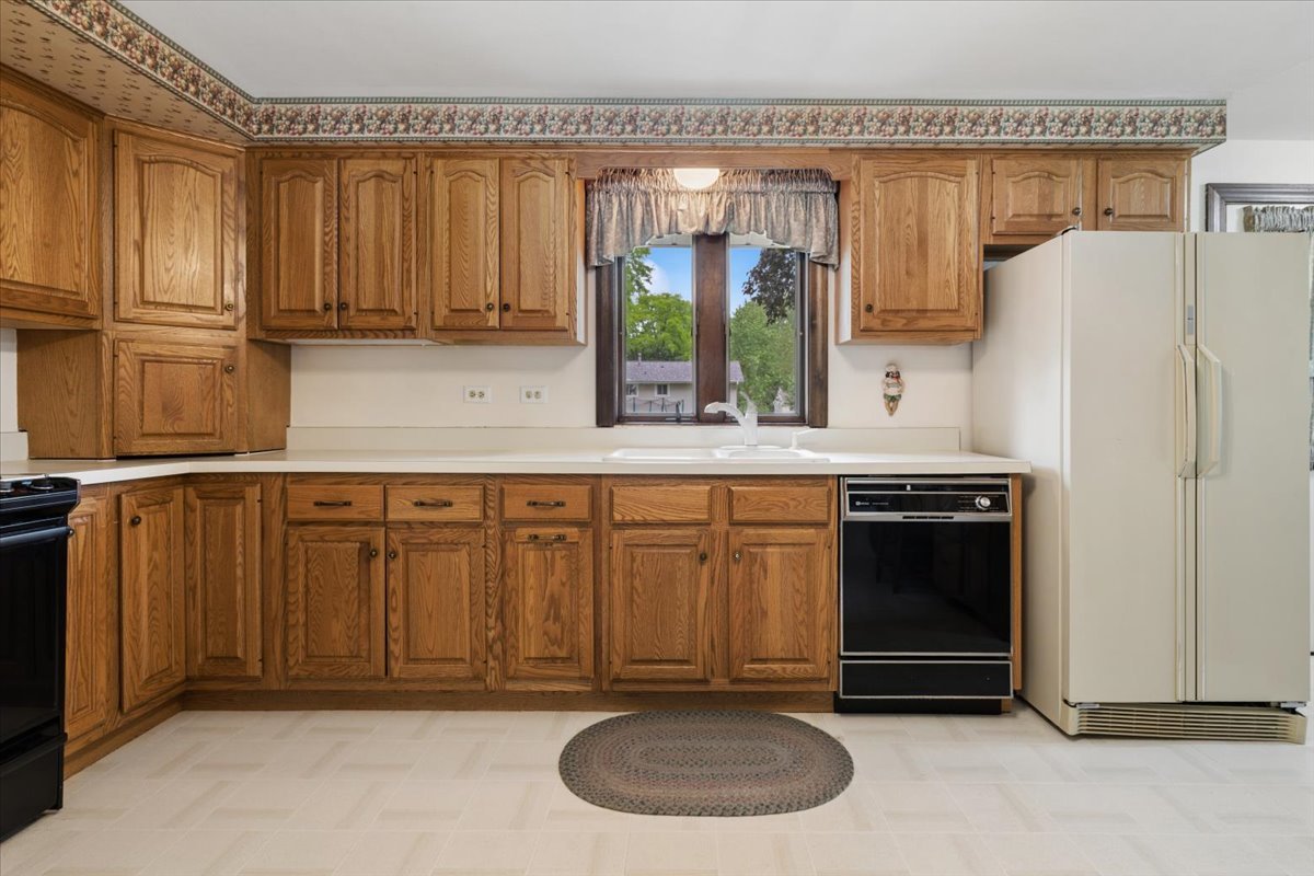 1332 West Weathersfield Way Schaumburg IL 60193
