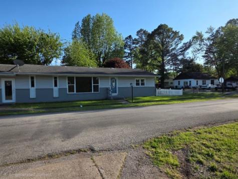 1820 North 14th Street Herrin IL 62948