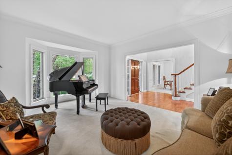 38W535 Golfview Court St. Charles IL 60175