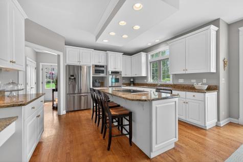 38W535 Golfview Court St. Charles IL 60175
