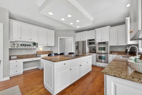 38W535 Golfview Court St. Charles IL 60175