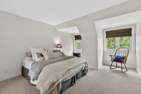 38W535 Golfview Court St. Charles IL 60175