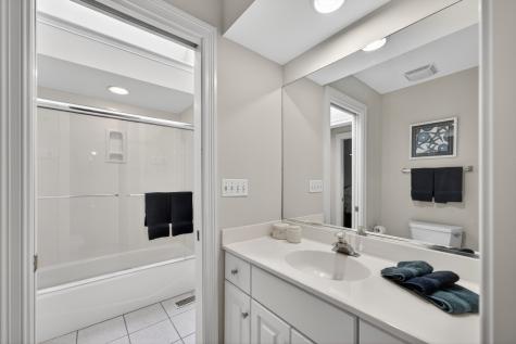 38W535 Golfview Court St. Charles IL 60175