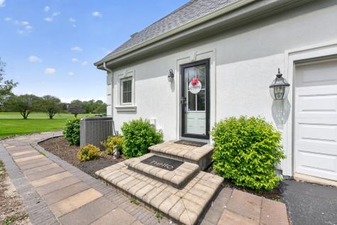 38W535 Golfview Court St. Charles IL 60175