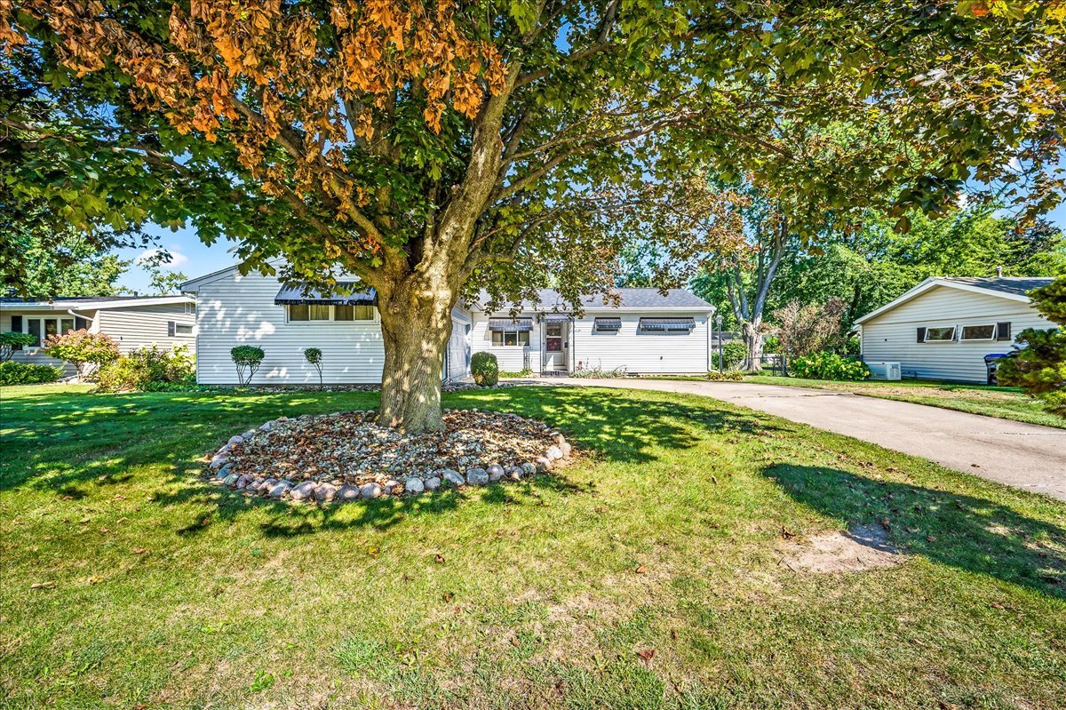 906 Parmon Road Bloomington IL 61701