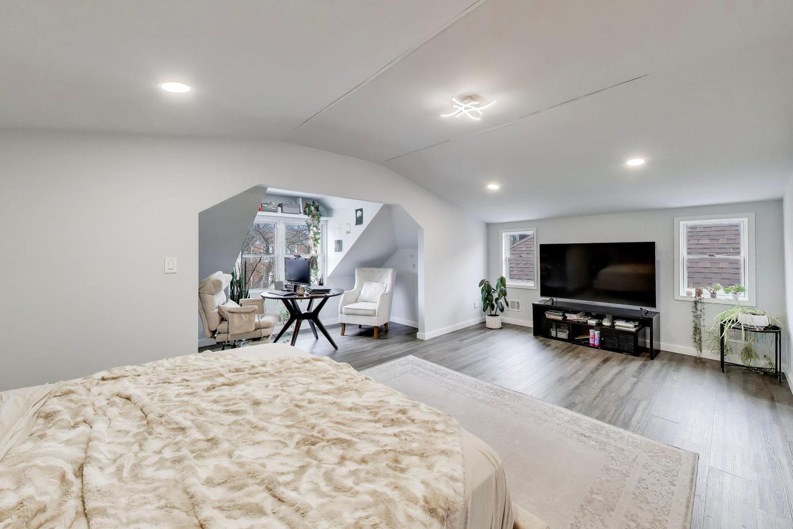 4220 North Marmora Avenue Chicago IL 60634