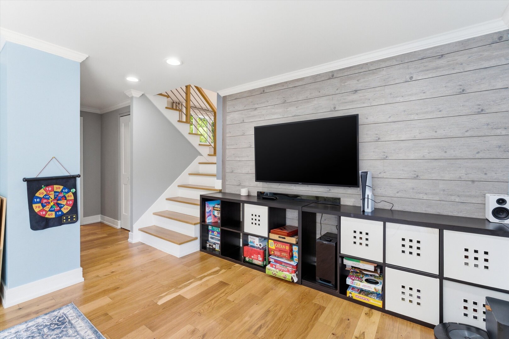 619 West Weathersfield Way Schaumburg IL 60193