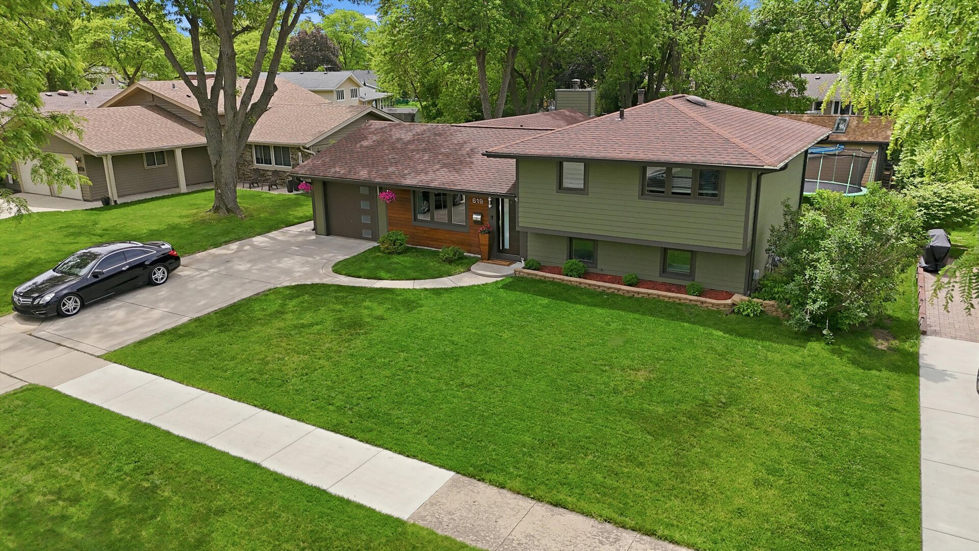 619 West Weathersfield Way Schaumburg IL 60193