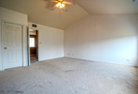 1850 Wisteria Drive Aurora IL 60503