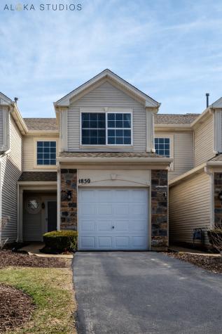 1850 Wisteria Drive Aurora IL 60503