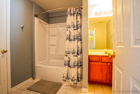 1850 Wisteria Drive Aurora IL 60503