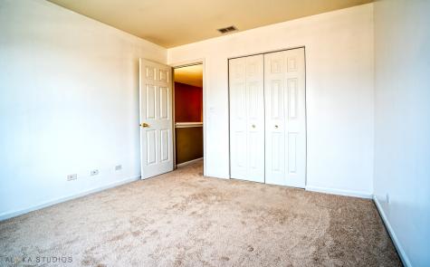 1850 Wisteria Drive Aurora IL 60503