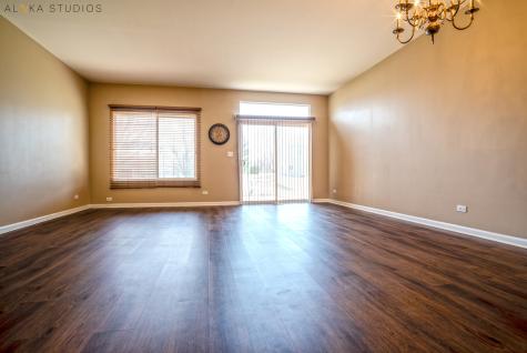 1850 Wisteria Drive Aurora IL 60503