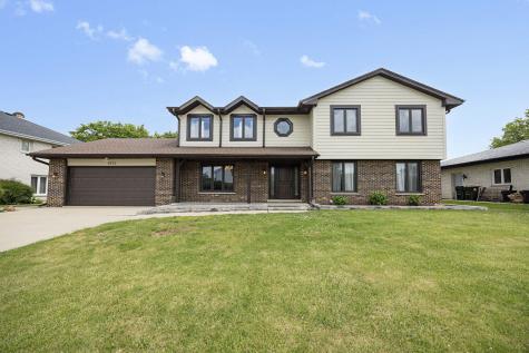 6723 Kingswood Road Willowbrook IL 60527