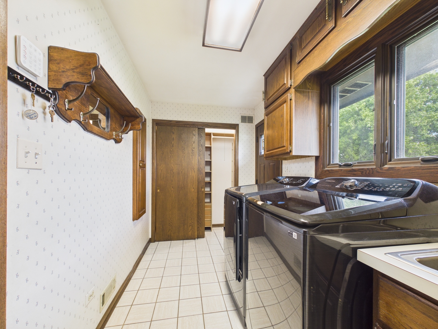 6723 Kingswood Road Willowbrook IL 60527