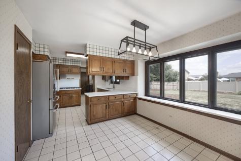 6723 Kingswood Road Willowbrook IL 60527