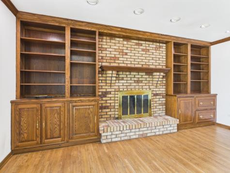 6723 Kingswood Road Willowbrook IL 60527
