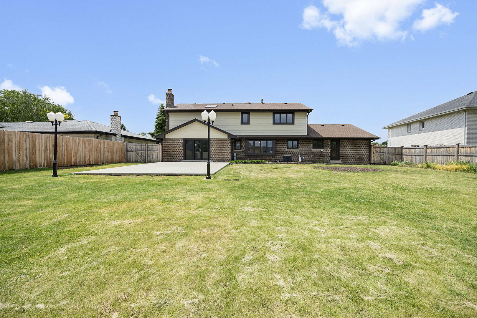 6723 Kingswood Road Willowbrook IL 60527