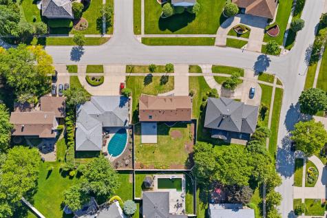 6723 Kingswood Road Willowbrook IL 60527