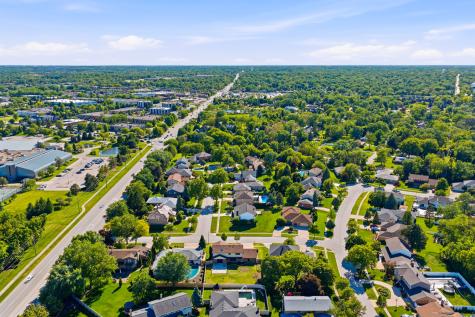 6723 Kingswood Road Willowbrook IL 60527