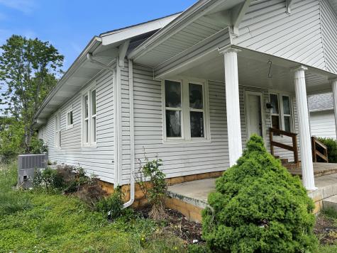 1519 West Madison Street Herrin IL 62948